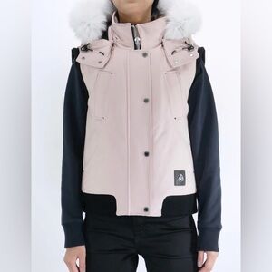 NWT MOOSE KNUCKLES
WOMENS DOWN VEST ORIGINAL - ROSE SMOKE SMALL